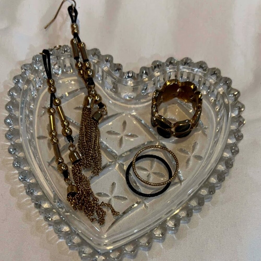 New Black and Gold Hanging Earrings 6 Piece Jewelry Set Brand New